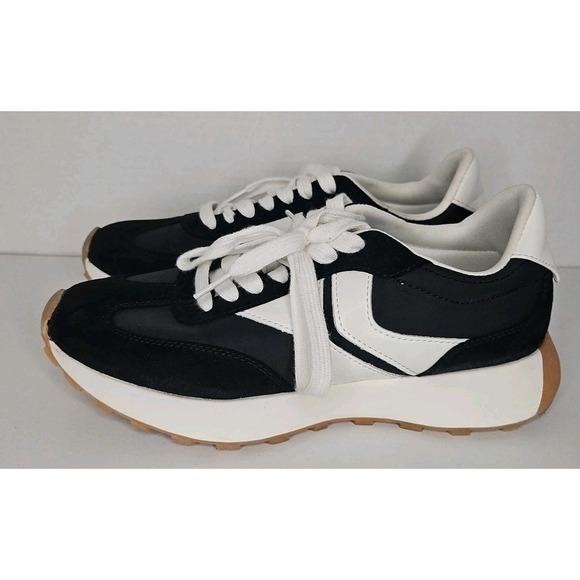 Steve Madden Kendrix Sneaker Women's Black White Size 9 Women's Shoes - Picture 4 of 12